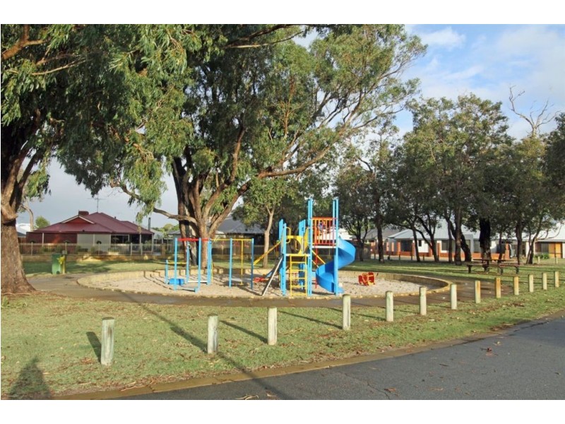 1 Fireglow Vista, Erskine WA 6210