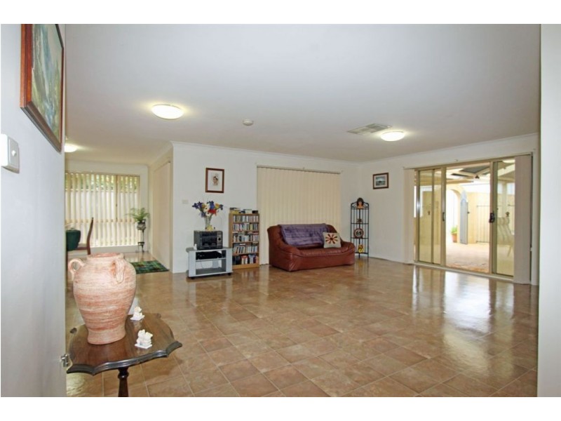 9 Nesbit Way, Greenfields WA 6210