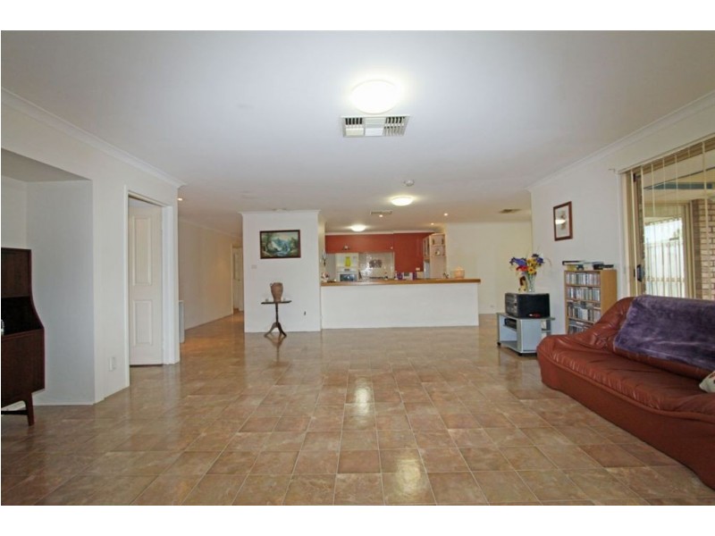 9 Nesbit Way, Greenfields WA 6210