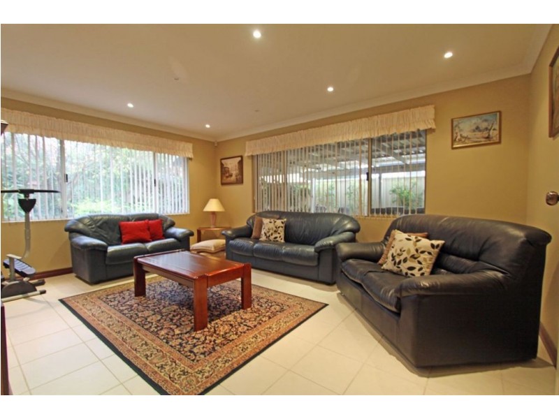 20 Brouwer Trail, Dudley Park WA 6210