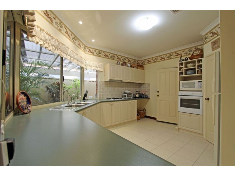 20 Brouwer Trail, Dudley Park WA 6210