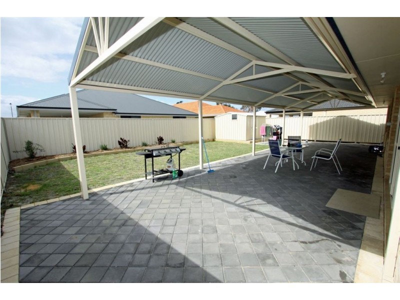 20 Nankeen Approach, Dudley Park WA 6210