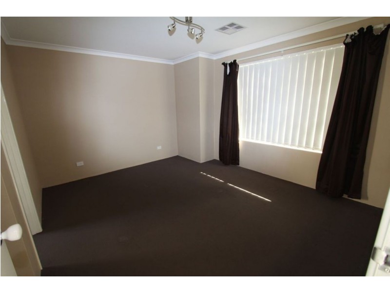 14 Salome Crescent, Lakelands WA 6180