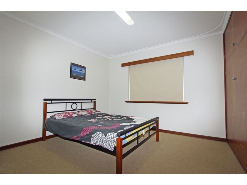 20 Leighton Road East, Halls Head WA 6210