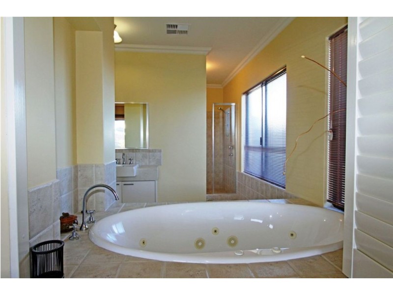 49 Katinka Retreat, Dudley Park WA 6210