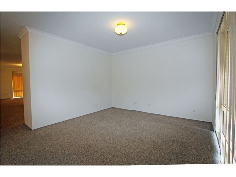 17 Templetonia Promenade, Halls Head WA 6210