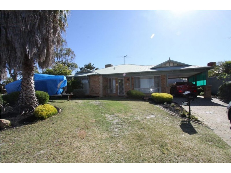 17a Honeysuckle Ramble, Halls Head WA 6210