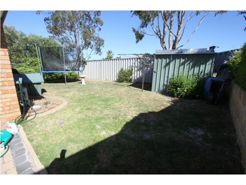 17a Honeysuckle Ramble, Halls Head WA 6210