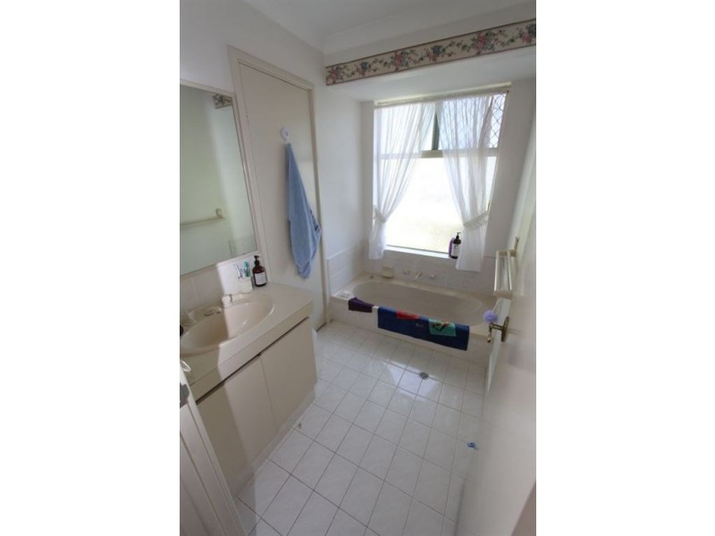 17a Honeysuckle Ramble, Halls Head WA 6210