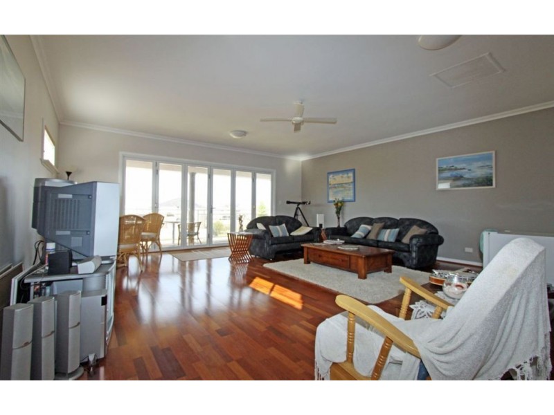 28 Rees Place, Wannanup WA 6210