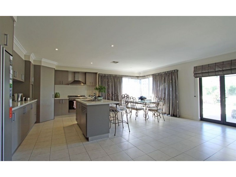 16 Bush View, Wannanup WA 6210