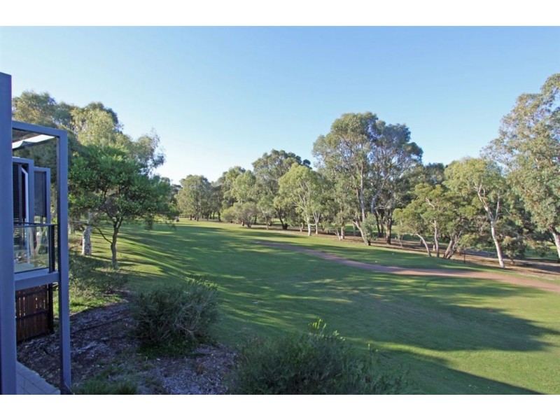 15/44 Oaklands Avenue, Halls Head WA 6210