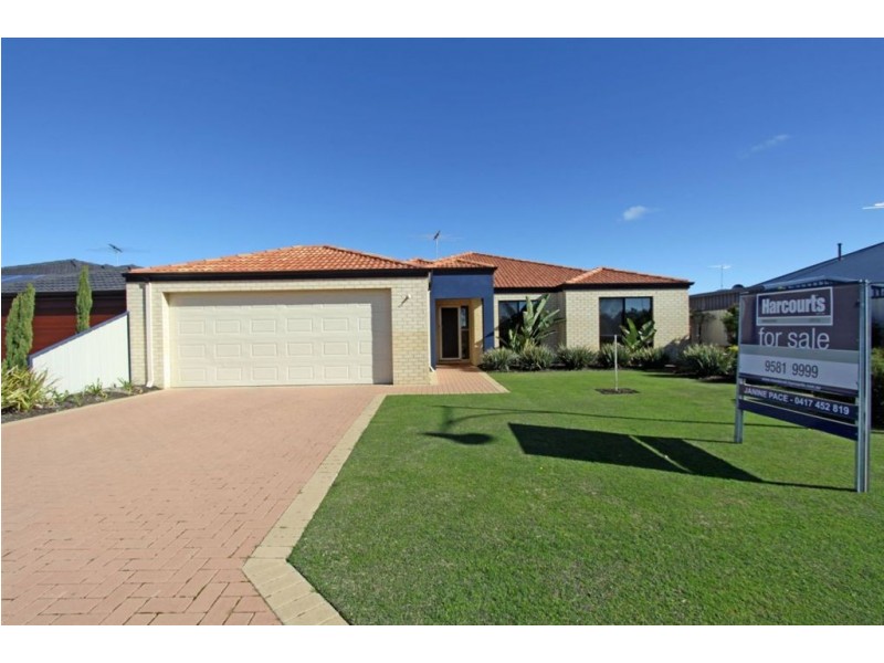 30 Pineknoll Gardens, Meadow Springs WA 6210
