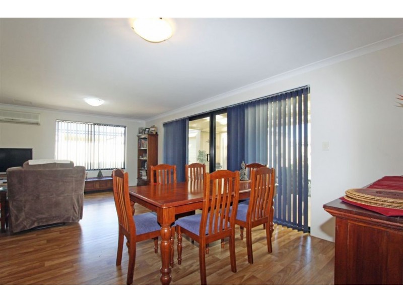 30 Pineknoll Gardens, Meadow Springs WA 6210