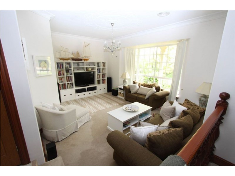 1 Darley Grove, Halls Head WA 6210