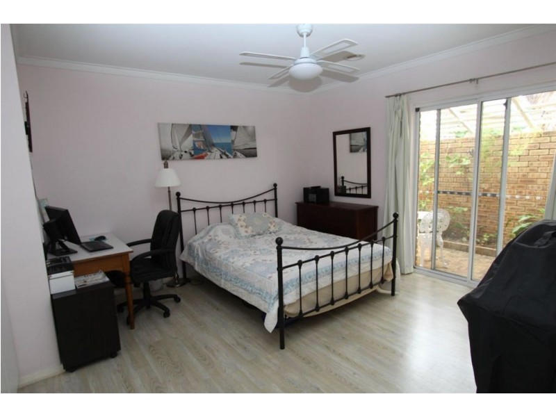 1 Darley Grove, Halls Head WA 6210