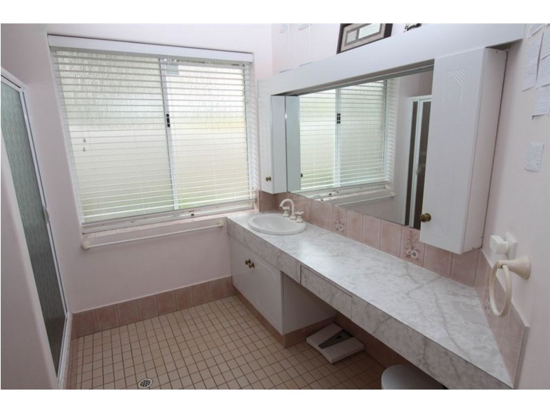 1 Darley Grove, Halls Head WA 6210