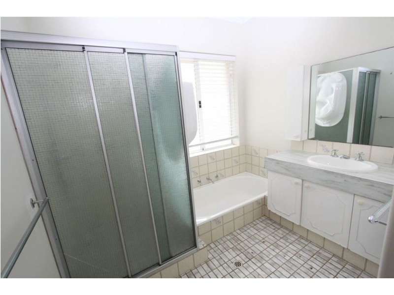 1 Darley Grove, Halls Head WA 6210