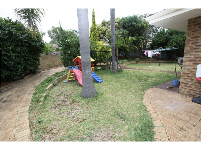 1 Darley Grove, Halls Head WA 6210