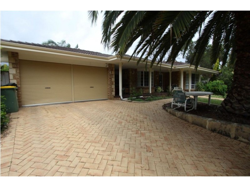 1 Darley Grove, Halls Head WA 6210