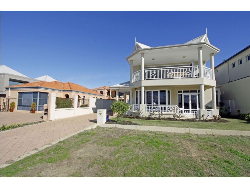 52 Fairbridge Road, Halls Head WA 6210