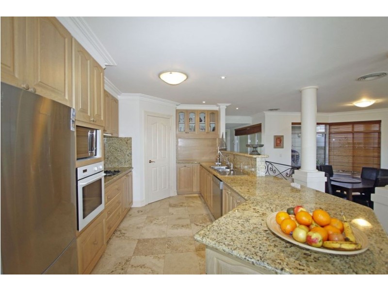 52 Fairbridge Road, Halls Head WA 6210