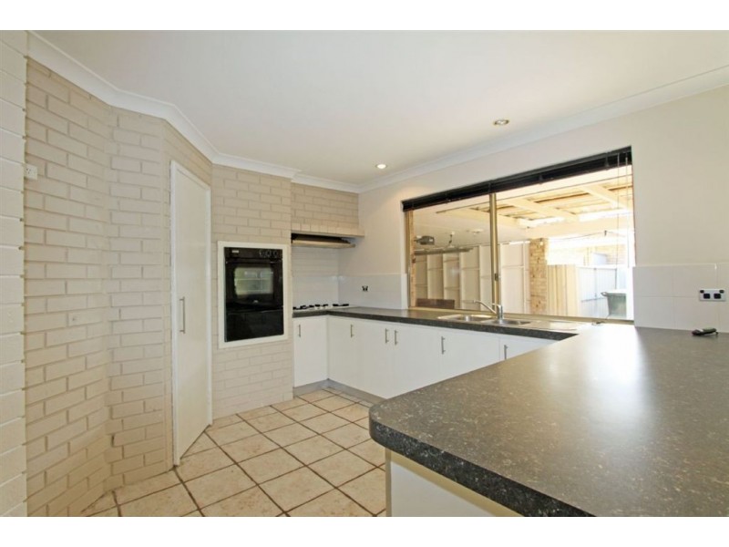 4 Grafton Drive, Dudley Park WA 6210