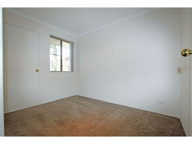 4 Grafton Drive, Dudley Park WA 6210