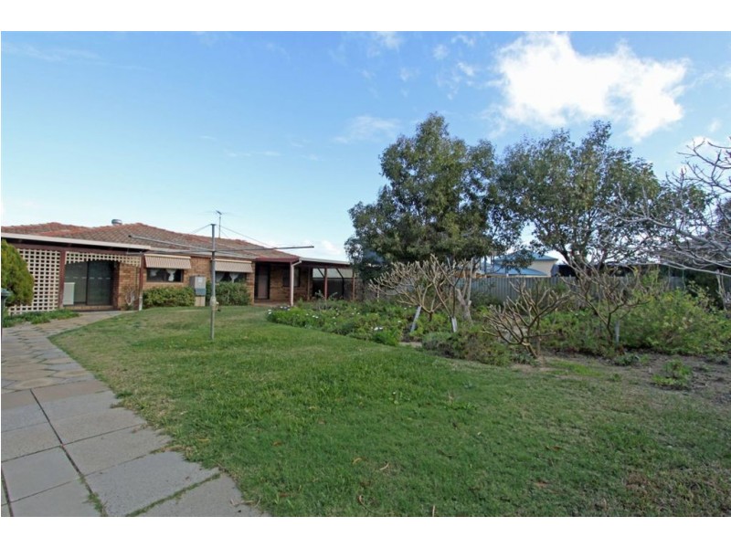 4 Seawind Drive, Silver Sands WA 6210
