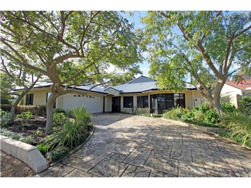 33 Perseus Road, Silver Sands WA 6210