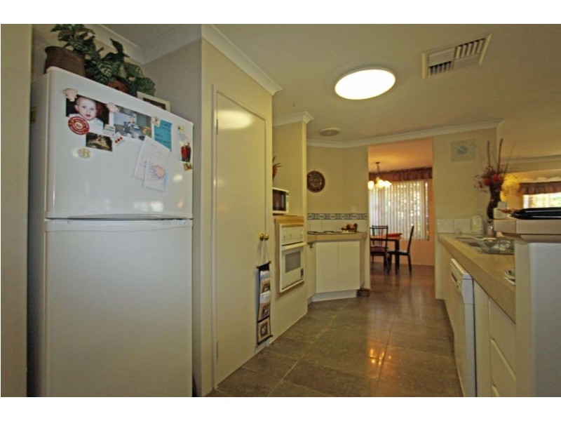 3 Castilloa Court, Halls Head WA 6210