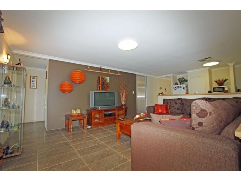 3 Castilloa Court, Halls Head WA 6210