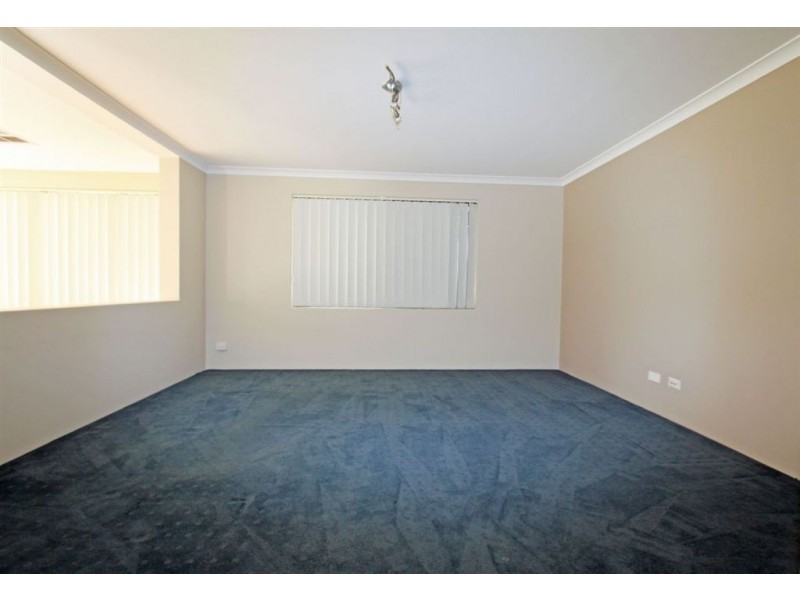 13 Brouwer Trail, Dudley Park WA 6210