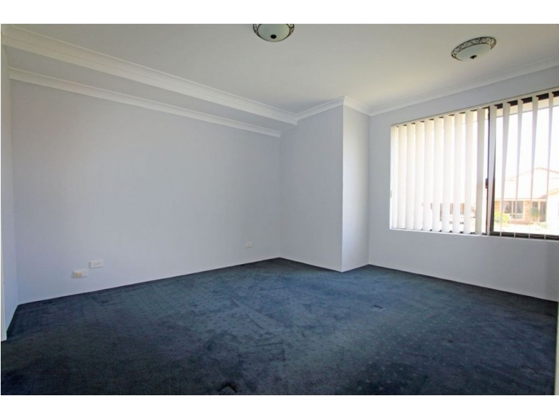 13 Brouwer Trail, Dudley Park WA 6210