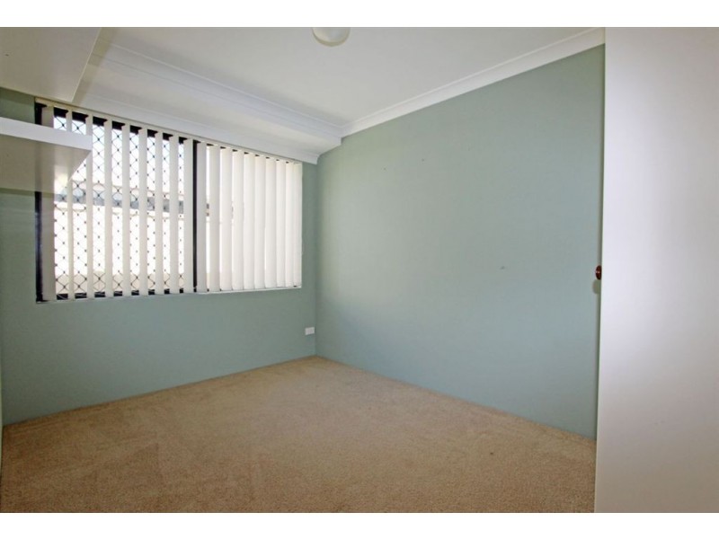 13 Brouwer Trail, Dudley Park WA 6210