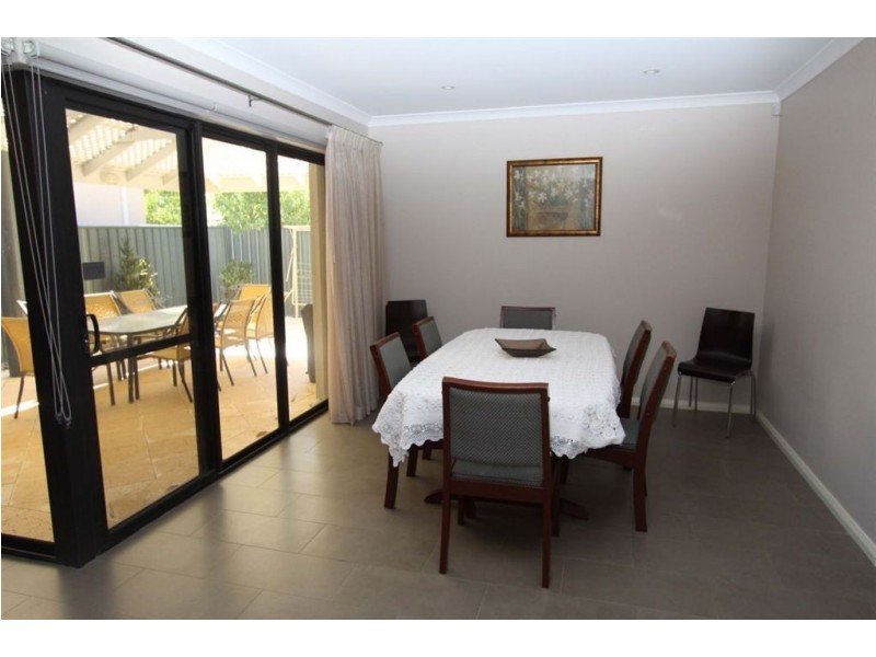 1/16 Henson Street, Silver Sands WA 6210