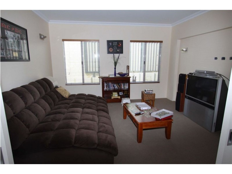 72 Newport Drive, Dudley Park WA 6210