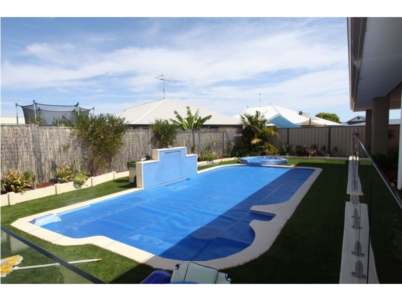 72 Newport Drive, Dudley Park WA 6210