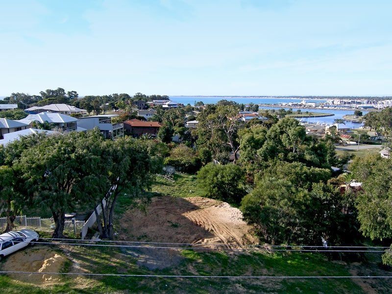 70 Leighton Road, Halls Head WA 6210