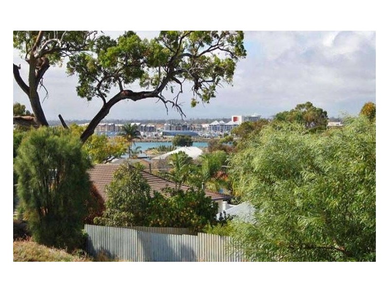 70 Leighton Road, Halls Head WA 6210