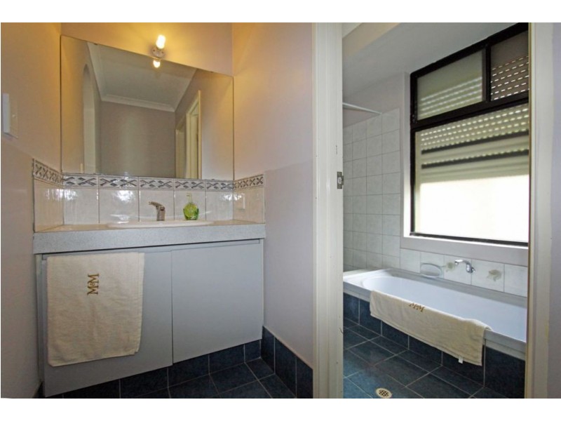 7 Mayfair Mews, Meadow Springs WA 6210