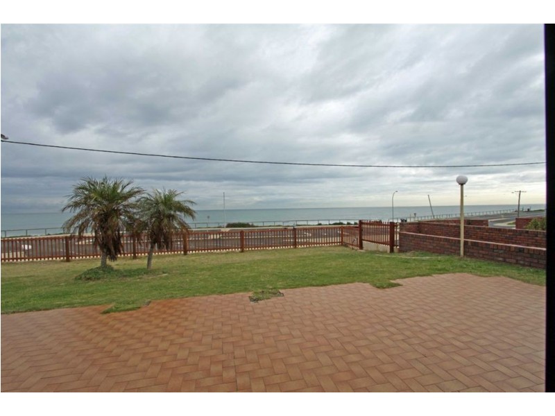 40A Halls Head Parade, Halls Head WA 6210