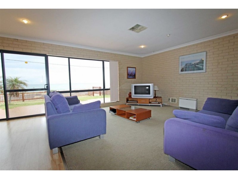 40A Halls Head Parade, Halls Head WA 6210