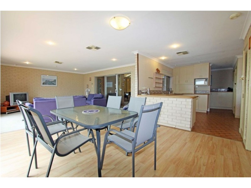 40A Halls Head Parade, Halls Head WA 6210