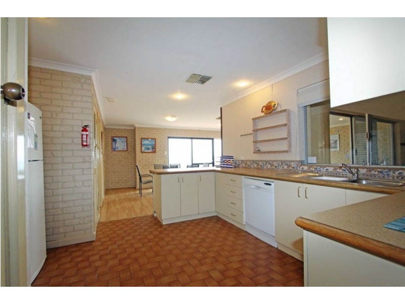 40A Halls Head Parade, Halls Head WA 6210