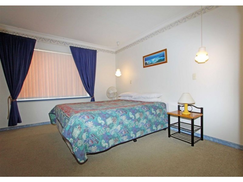 40A Halls Head Parade, Halls Head WA 6210