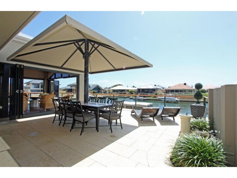 46 Brindabella Crescent, Halls Head WA 6210