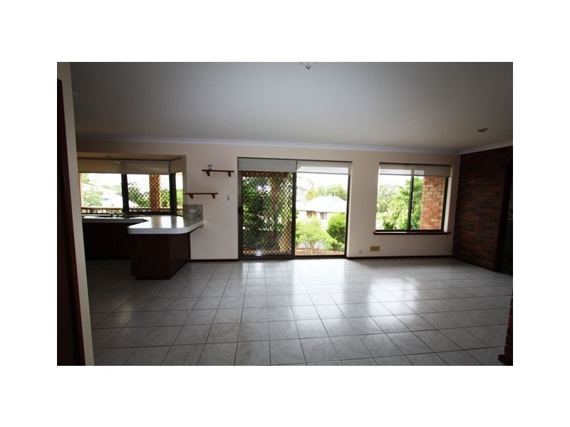 23 Carina Circle, Halls Head WA 6210