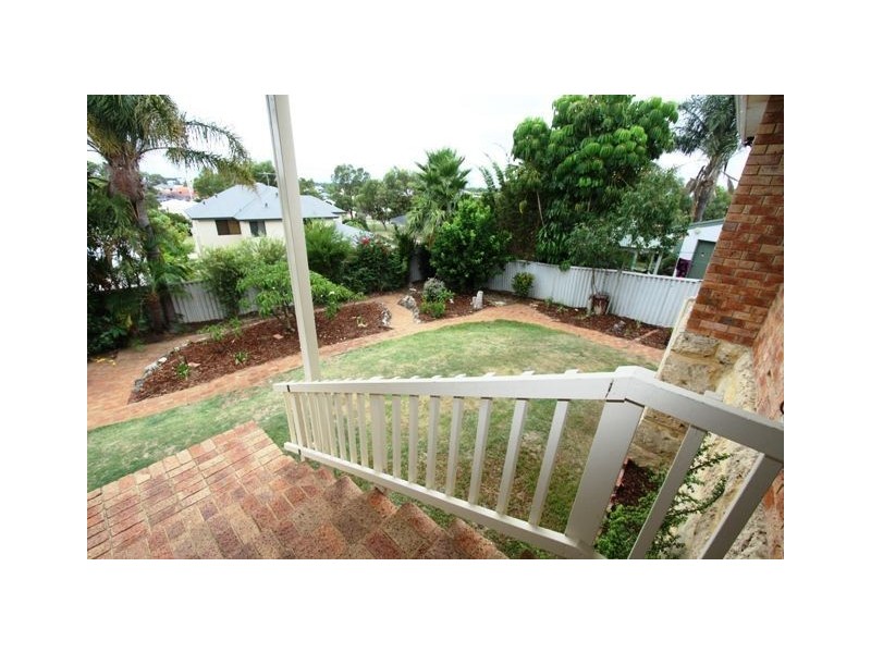 23 Carina Circle, Halls Head WA 6210