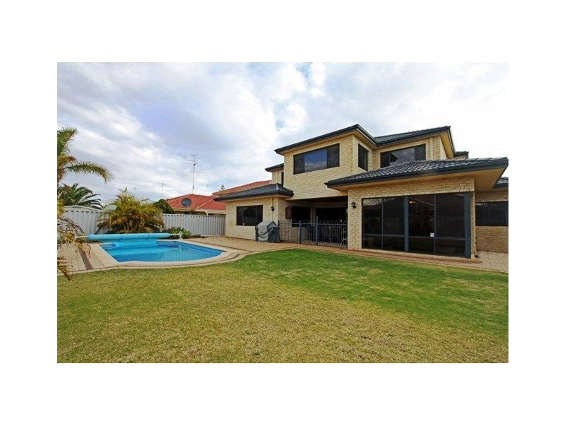 53 Ronsard Drive, San Remo WA 6210